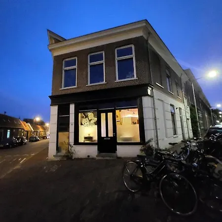 Gerenoveerde Winkel Apartment *