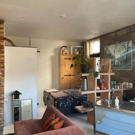 Gerenoveerde Winkel Apartment *