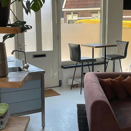 Gerenoveerde Winkel Appartement *